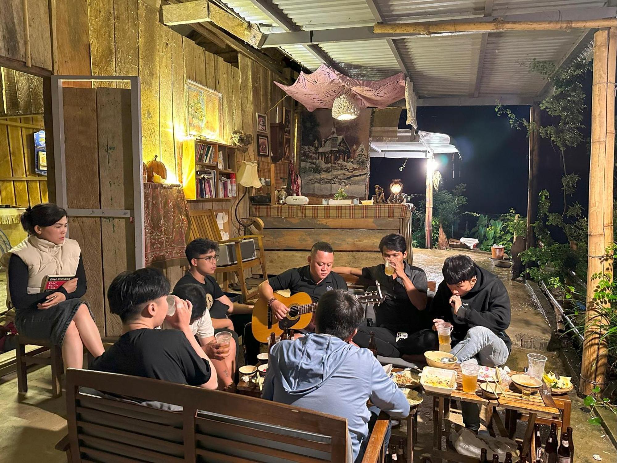 Hotel Coi Nguon Farm Glam Mang Den Kon Von Kla Exterior foto